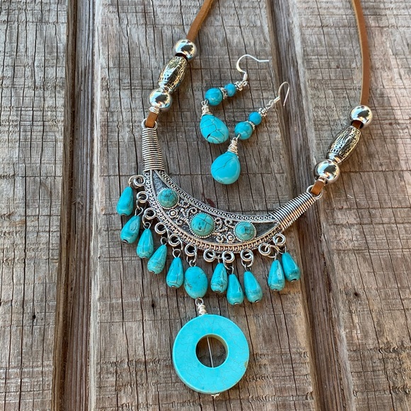 Artisan crafted howlite necklace set - Picture 2 of 4